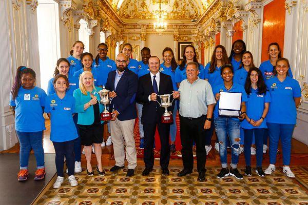 El Alcalde Hidalgo recibe a las Campeonas (2016 HIDALGO RECIBE CAMPEONAS)