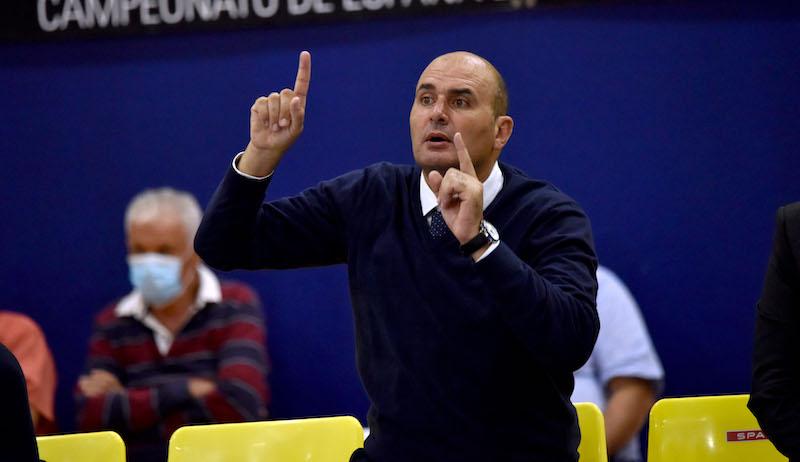 Comunicación - Cristóbal Navarro, técnico del SPAR Gran Canaria, analiza la fase final a cuatro de la Primera División que se juega desde hoy en La Paterna (Comunicación - Cristóbal Navarro, técnico del SPAR)