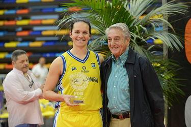 JUNIOR - Naira Cáceres, MVP del torneo (2015 NAIRA MVP)