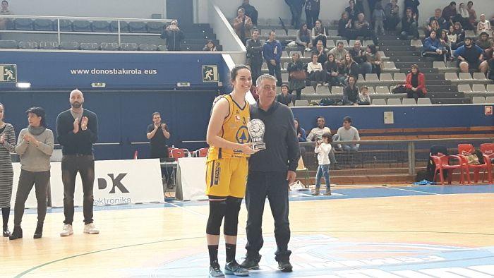 Naira Cáceres, MVP del Campeonato de España Junior (2016 NAIRA MVP)