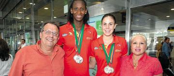 Ndour y Díaz se marchan con la U20 (LA PROVINCIA 2011 ASTOU Y YURENA LLEGAN A GC)