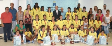 El Director General de Deportes de Canarias recibe a las campeonas (2009 EL DGD RECIBE A LAS CAMPEONAS )