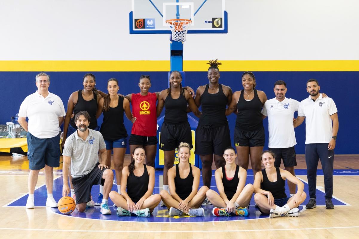 El Spar Gran Canaria arranca su pretemporada con el objetivo de la permanencia, pero sin renunciar a nada (Primera foto grupal temporada 2024-25)